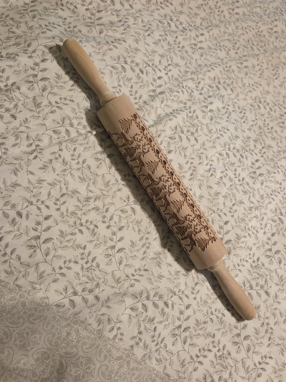 Wooden Christmas embossed rolling pin with engraved elk and tree patterns 17" - Picture 2 of 6